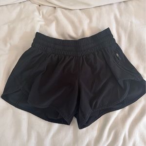 Lululemon tracker shorts mid rise